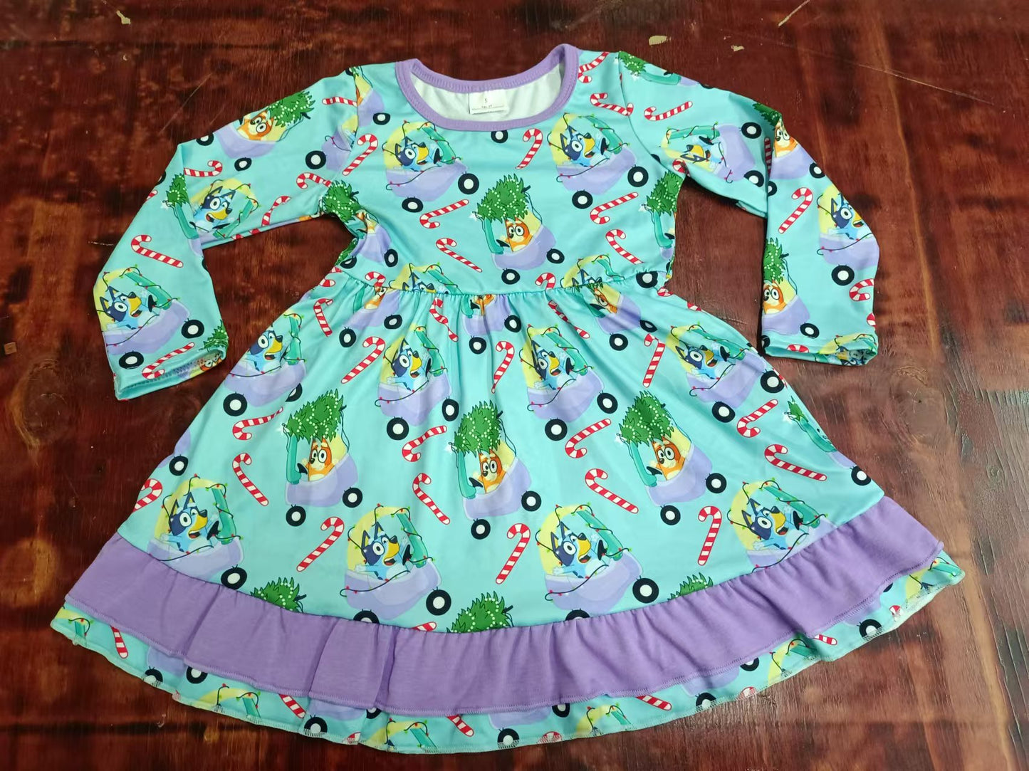 Custom moq 3 eta 6-7weeks Lake green long-sleeved dress with puppy pattern on luggage cart