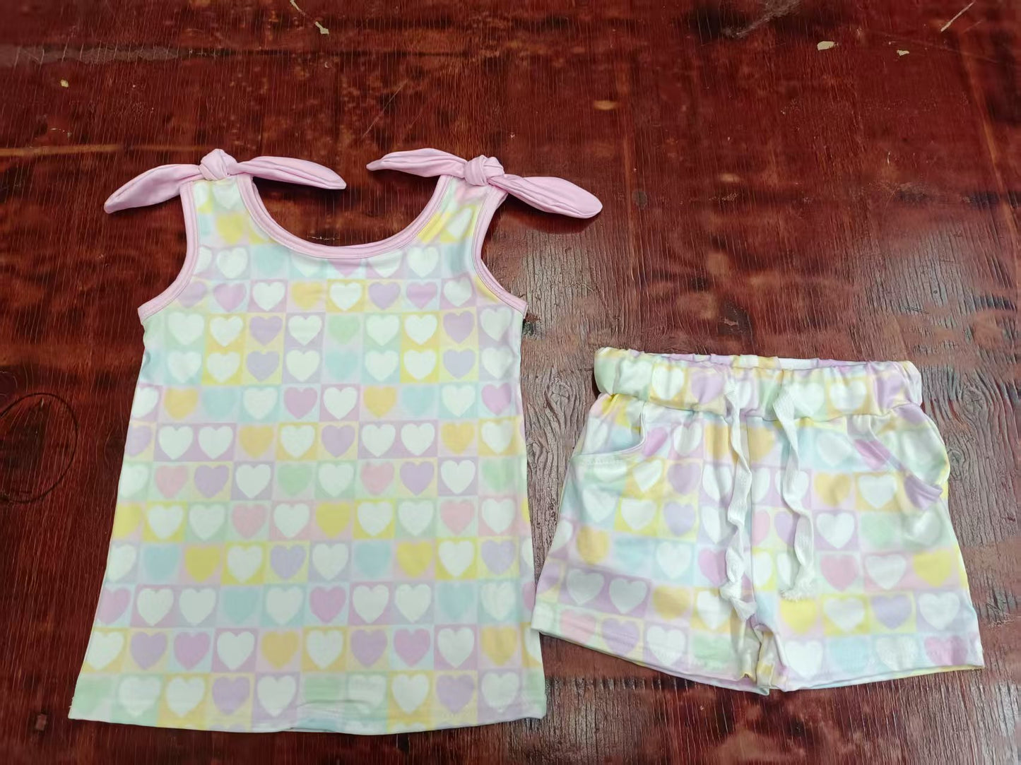 Custom moq 3 eta 6-7weeks baby girls clothes love suspender shorts sets