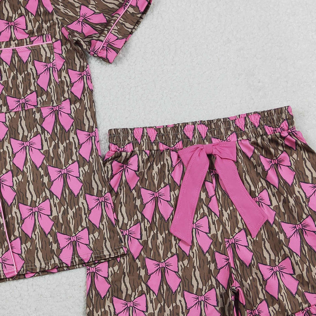 RTS NO MOQ GSSO3137 Adult Women's Southern Olive Camo Pajamas Set with Bows Button Pocket Top And Ruffle Shorts Sleepwear