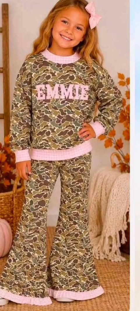 custom moq 5 mix size LHGNDN0113 Baby Girls Camo Print Top Ruffle Hem Flare Pant Clothing Set