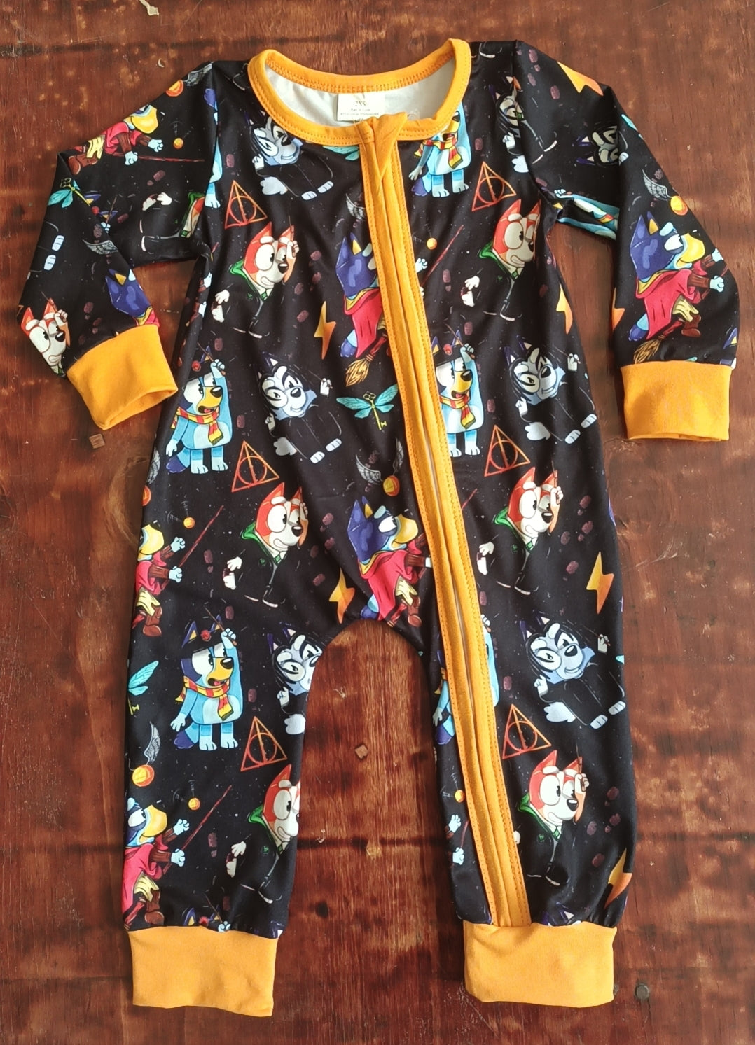 Custom moq 3 eta 6-7weeks Halloween Puppy Triangle Pattern Orange and Black Long Sleeve Zipper Romper