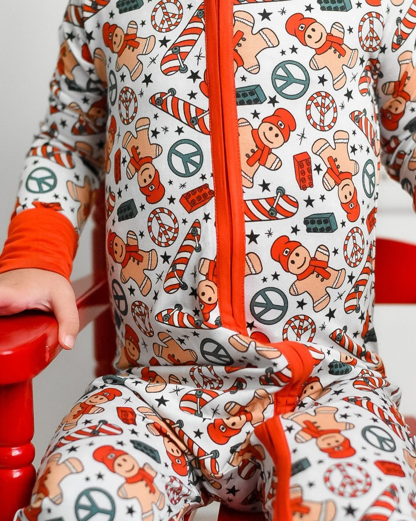 Deadline November 4 custom no moq eta 6-8weeks Hat Biscuit Bear- Striped Skateboard Red Long Zipper Climbing Suit