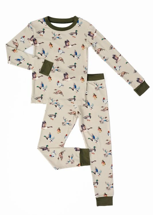 Deadline October 27 custom no moq eta 6-8weeks Beige long-sleeved suit with flying duck pattern