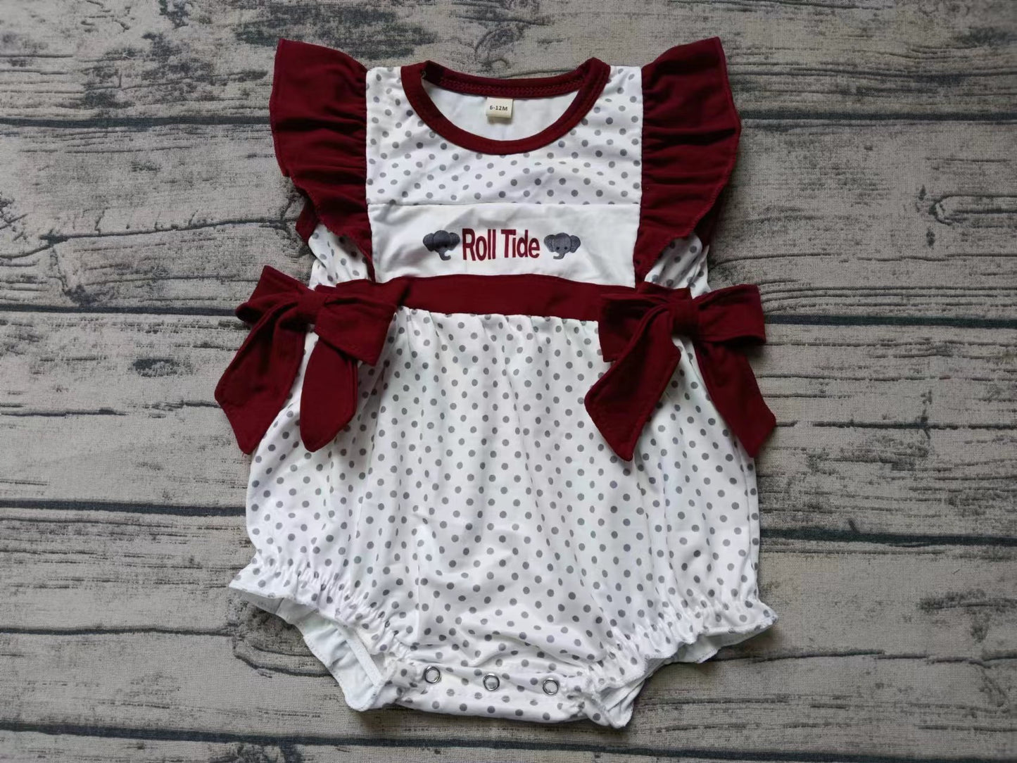 Custom moq 3 eta 6-7weeks White short romper with burgundy flying sleeves and bow decoration