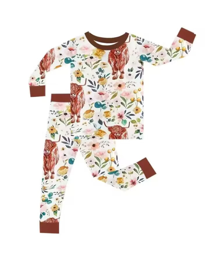 5.16custom each style moq 5eta 4-5week Sibling Sister cow flower print drown boys outfits and baby romper match family design