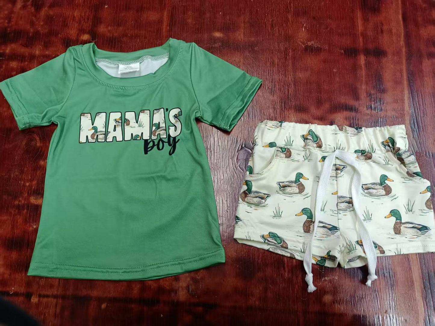 Custom moq 3 eta 6-7weeks baby boy clothes MAMA BOY green Short Sleeve duck Shorts Set