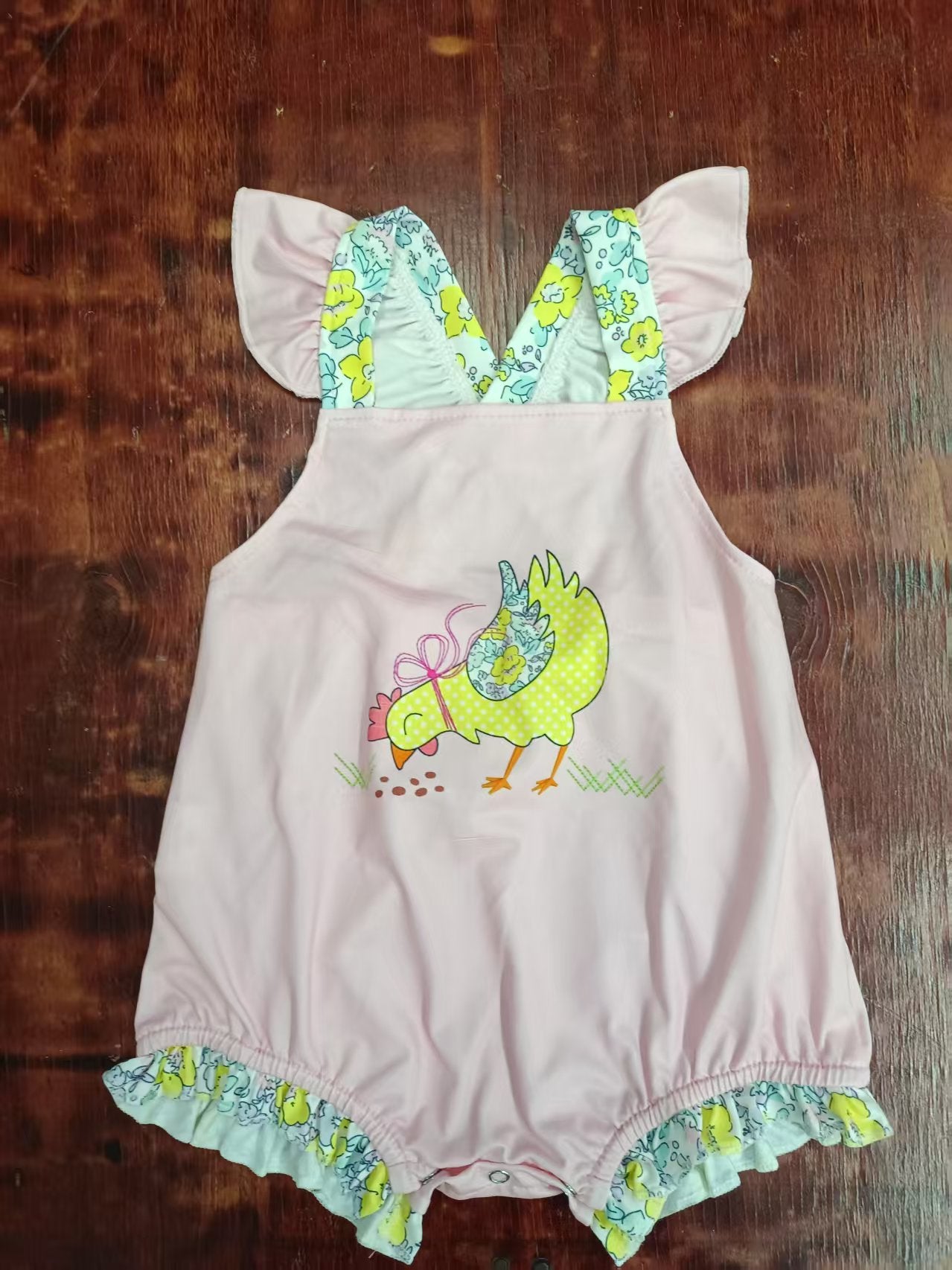 Custom moq 3 eta 6-7weeks baby girl clothes hen flying sleeve romper