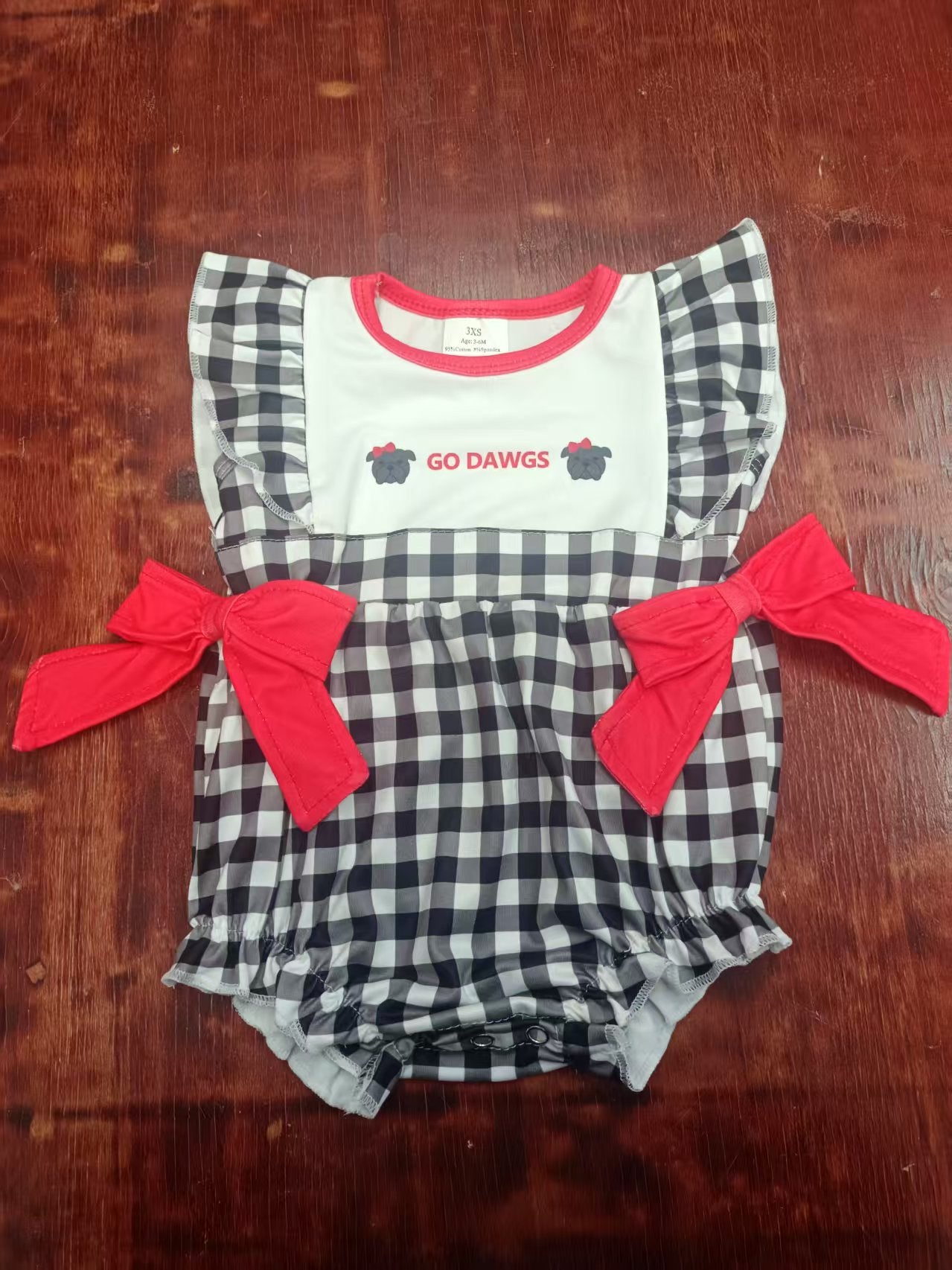 Custom moq 3 eta 6-7weeks baby girls clothes team flying sleeve romper