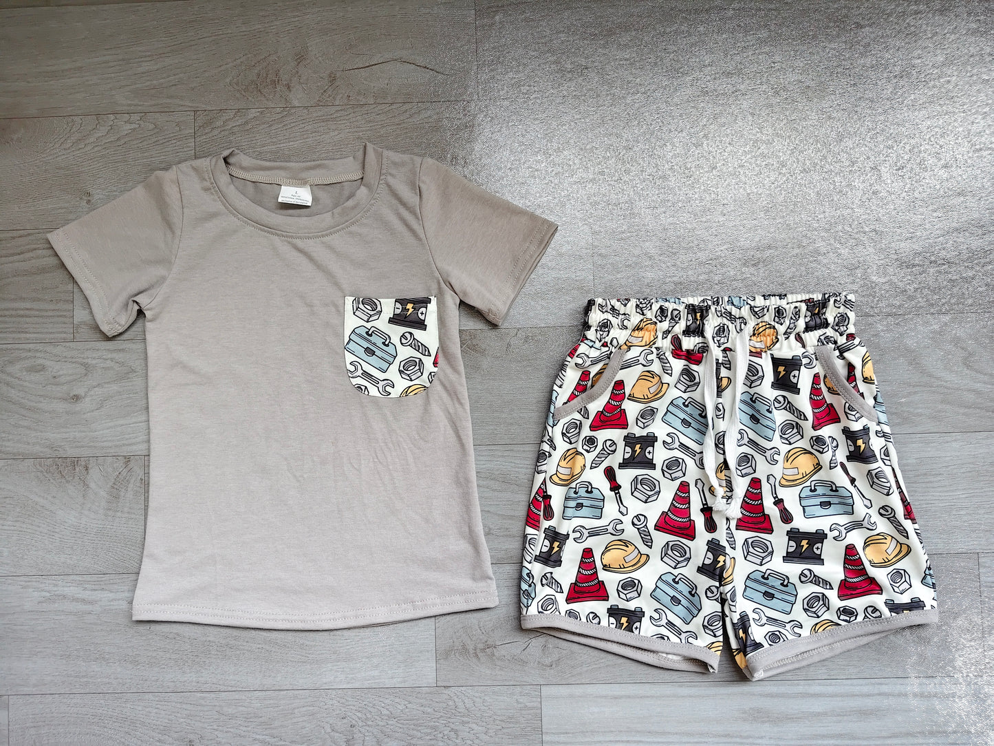 (Sample) No moq milk silk BSSO2005 Baby Boys Mechanic Tools Crew Neck Pocket Tee Elastic Waist Shorts Casual Set