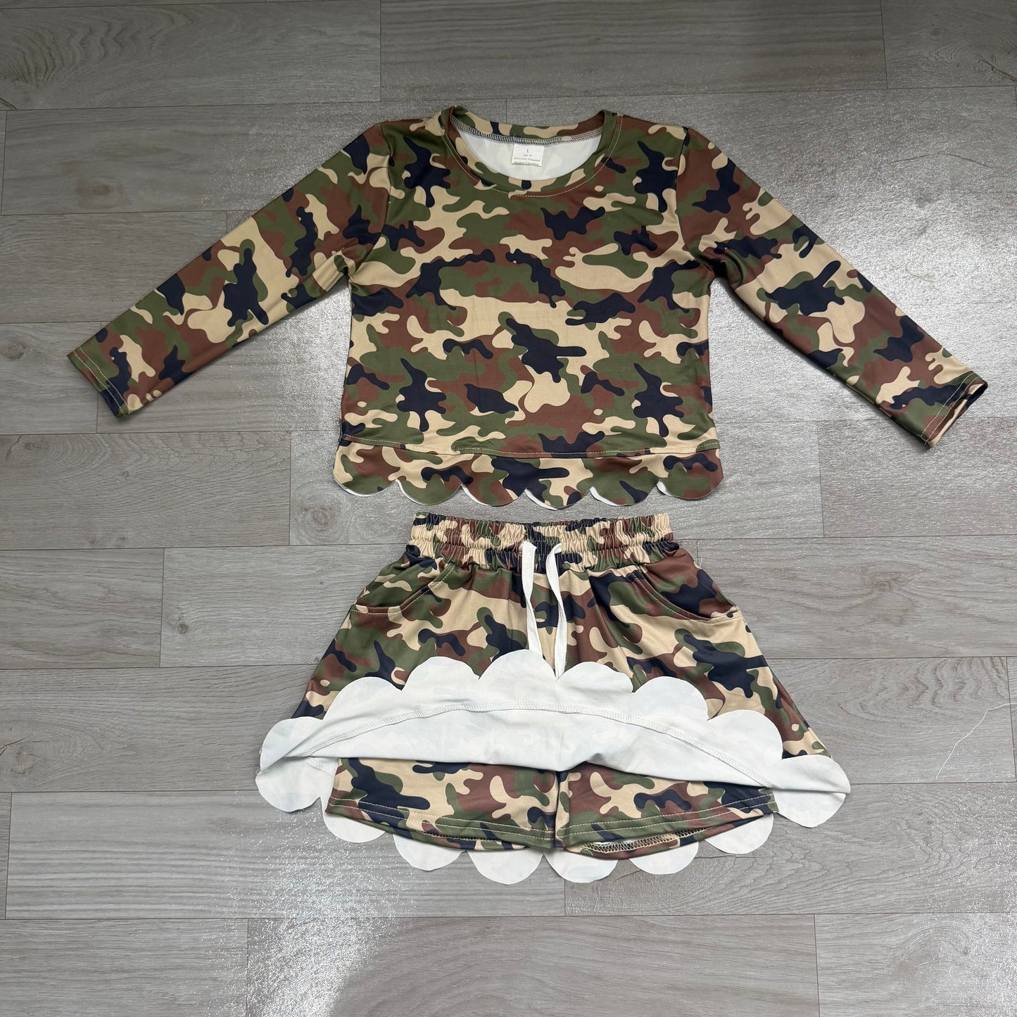 (Sample) No moq milk silk GLD1620(GT1691+GLK0303 )Baby Girls Green Camo Long Sleeve Scallop Hem Top Skort Clothes Set