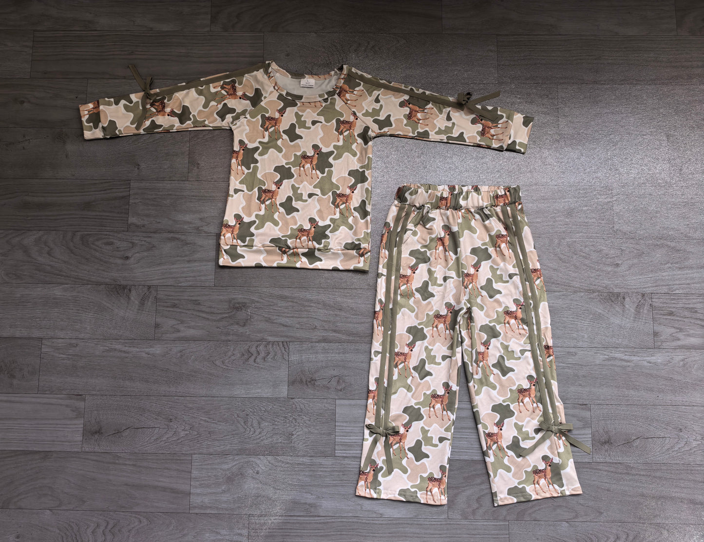 (Sample) No moq milk silk GLP3428 Baby Girls Green Camo Deer Print Long Sleeve Top Pockets Flare Pant Two Piece Hunting Fall Outfit Set