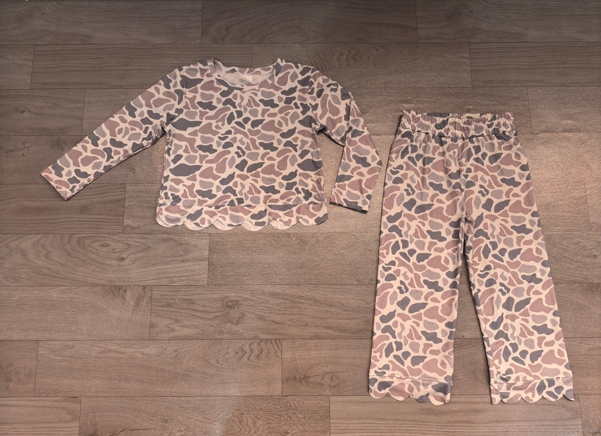 (Sample) No moq milk silk GLP3661 Baby Girls Long Sleeve Light Grey Camo Top Pant Scallop Clothes Set