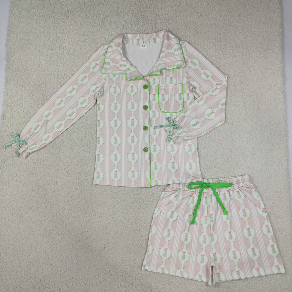 RTS NO MOQ Sibling milk silk Adult To Match Kids Bows Trees Print Long Sleeve Button Down Top And Shorts Matching Christmas Pajama Set
