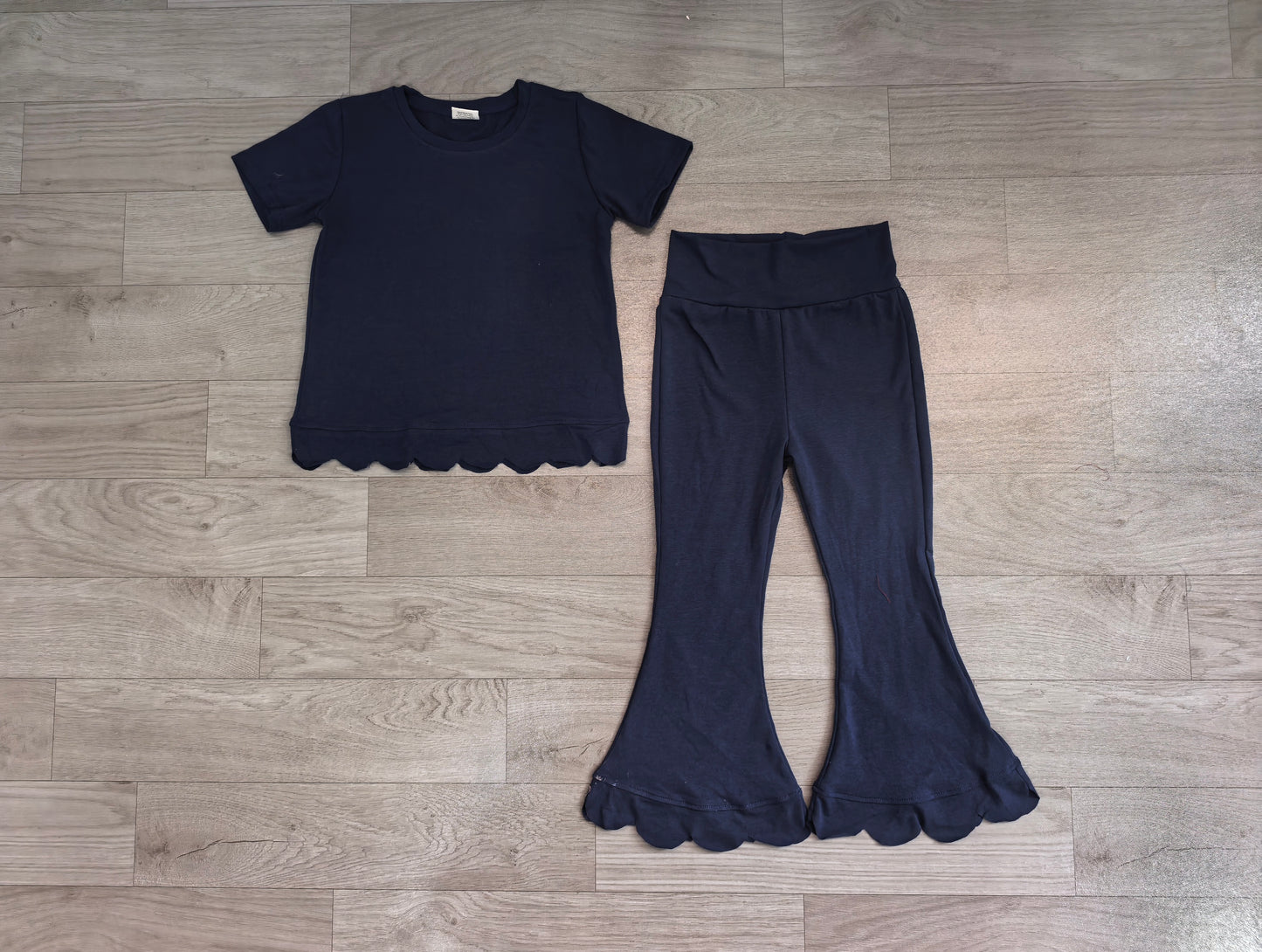 (Sample) No moq milk silk GSPO2343(GT1773+P1081)Baby Girls Navy Short Sleeve Shirts Top Flare Pant Scallop Clothes Sets