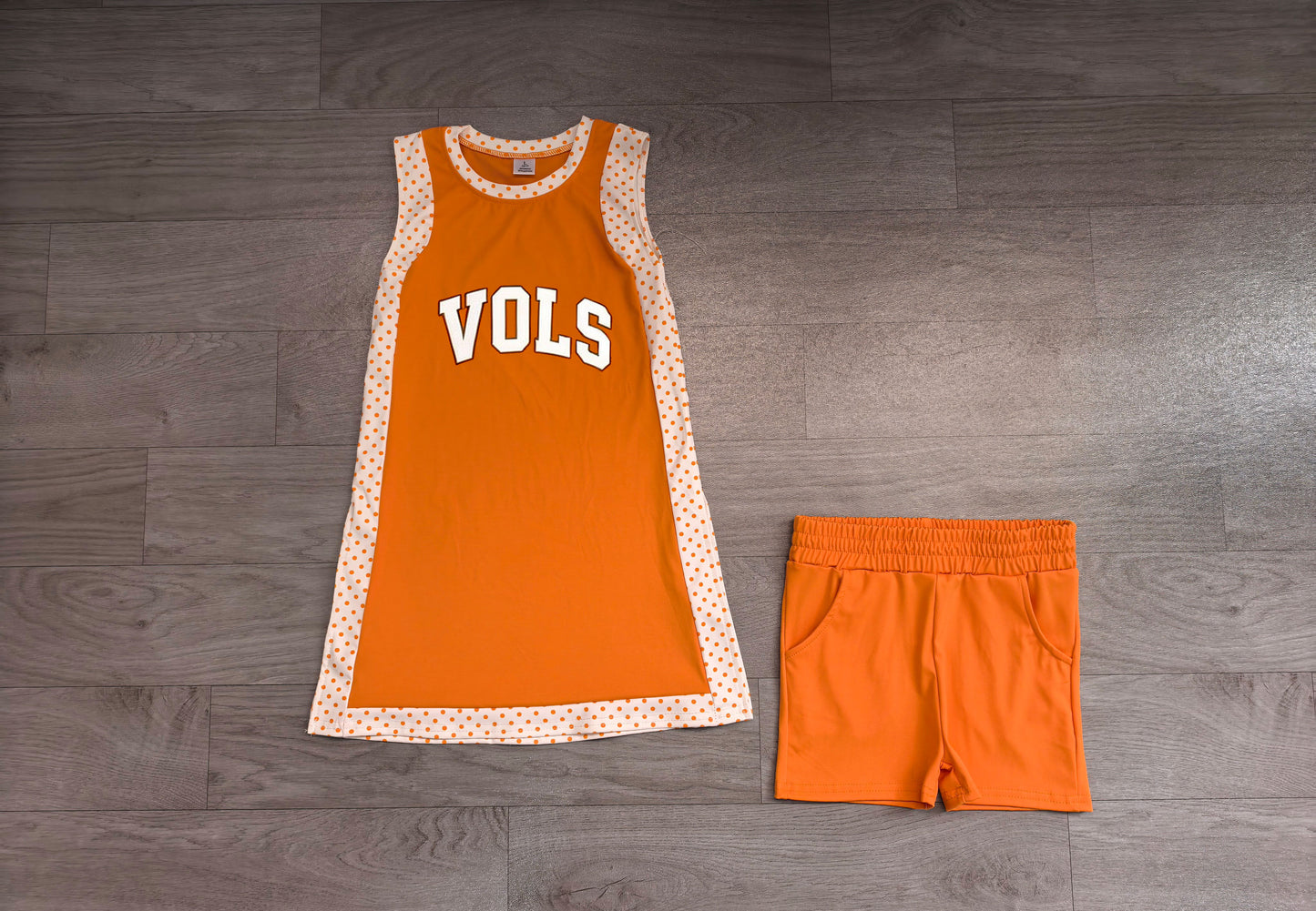 (Sample) No moq Yoga GSSO3852(GSD4292+SS0980) Baby Girls Orange Polka Dots Vols Split Tunic Short Yoga Active Team Clothes Sets