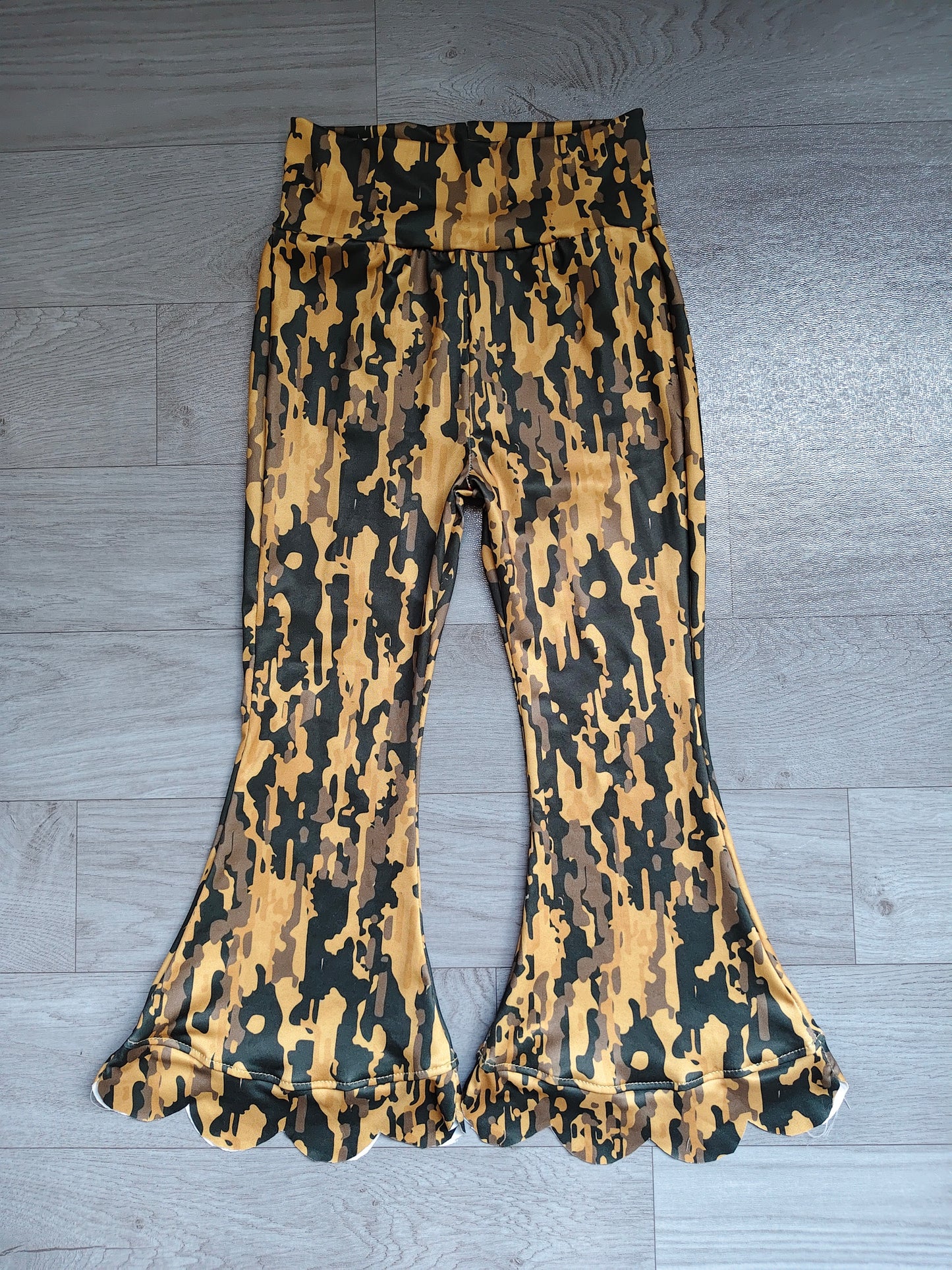 (Sample) No moq milk silk P1039 Baby Girls Fall Leaf Camo Print Scallop Hem Flare Pants Casual Bottoms