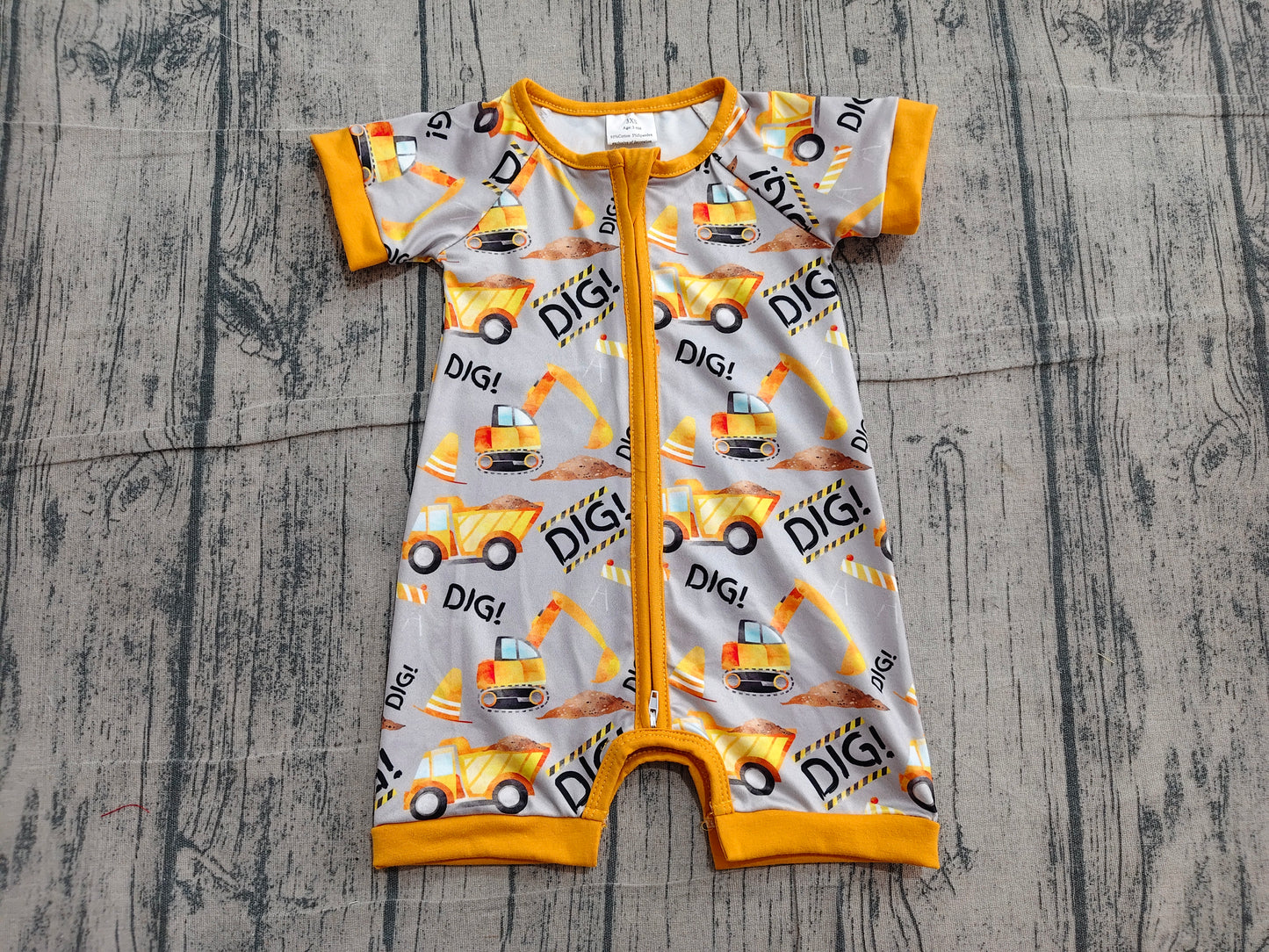 (Pre Order) No moq SR0844 Summer Short Sleeve Zip Romper With Digger Print For Baby Boys