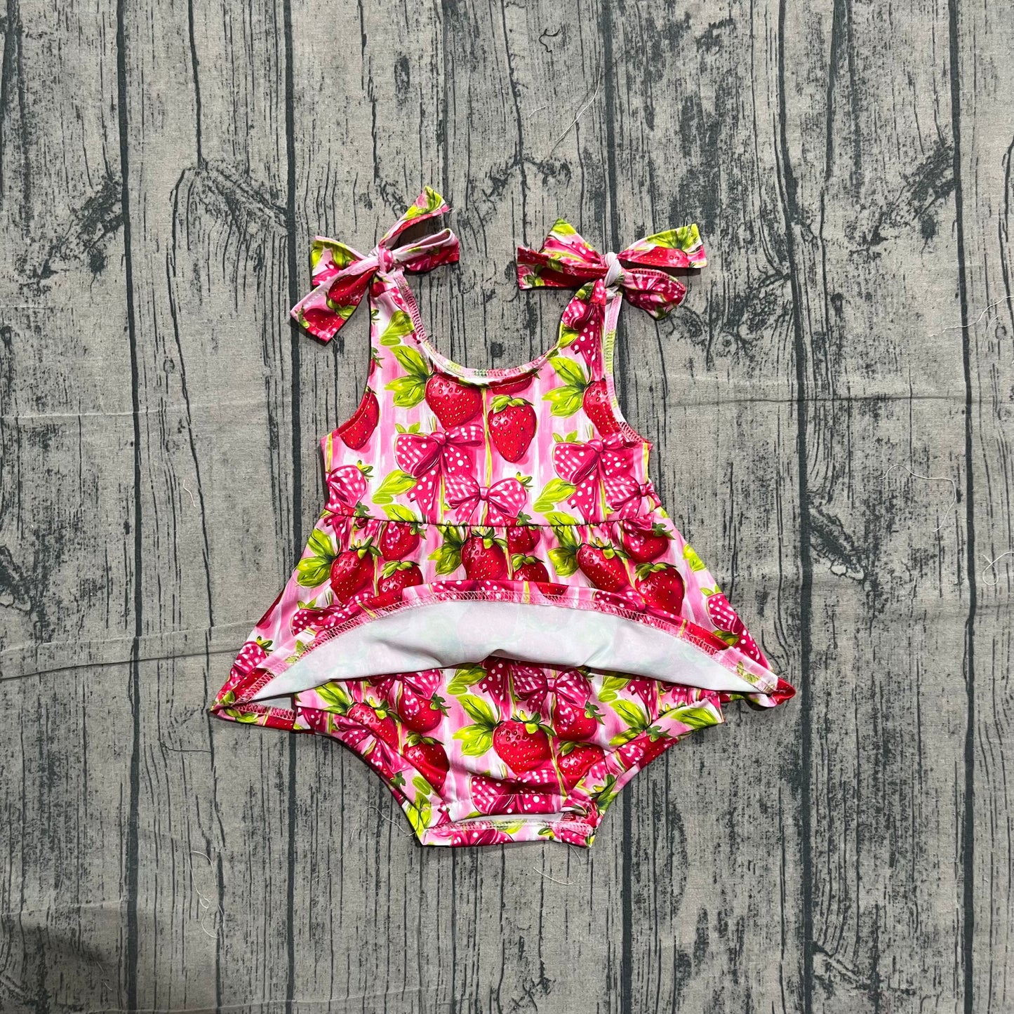 (Sample) No moq milk silk SR4134 Baby Girls Ruffle Trim Strawberry Strap Bow Rompers