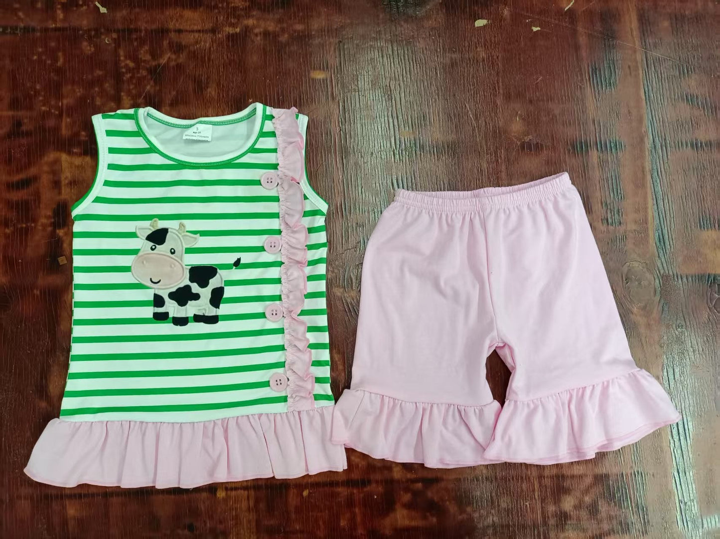 Custom moq 3 eta 6-7weeks baby girls clothes cow green striped sleeveless shorts sets