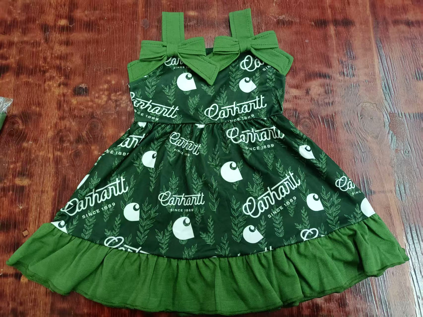 Custom moq 3 eta 6-7weeks baby girl clothes team green sleeveless dress