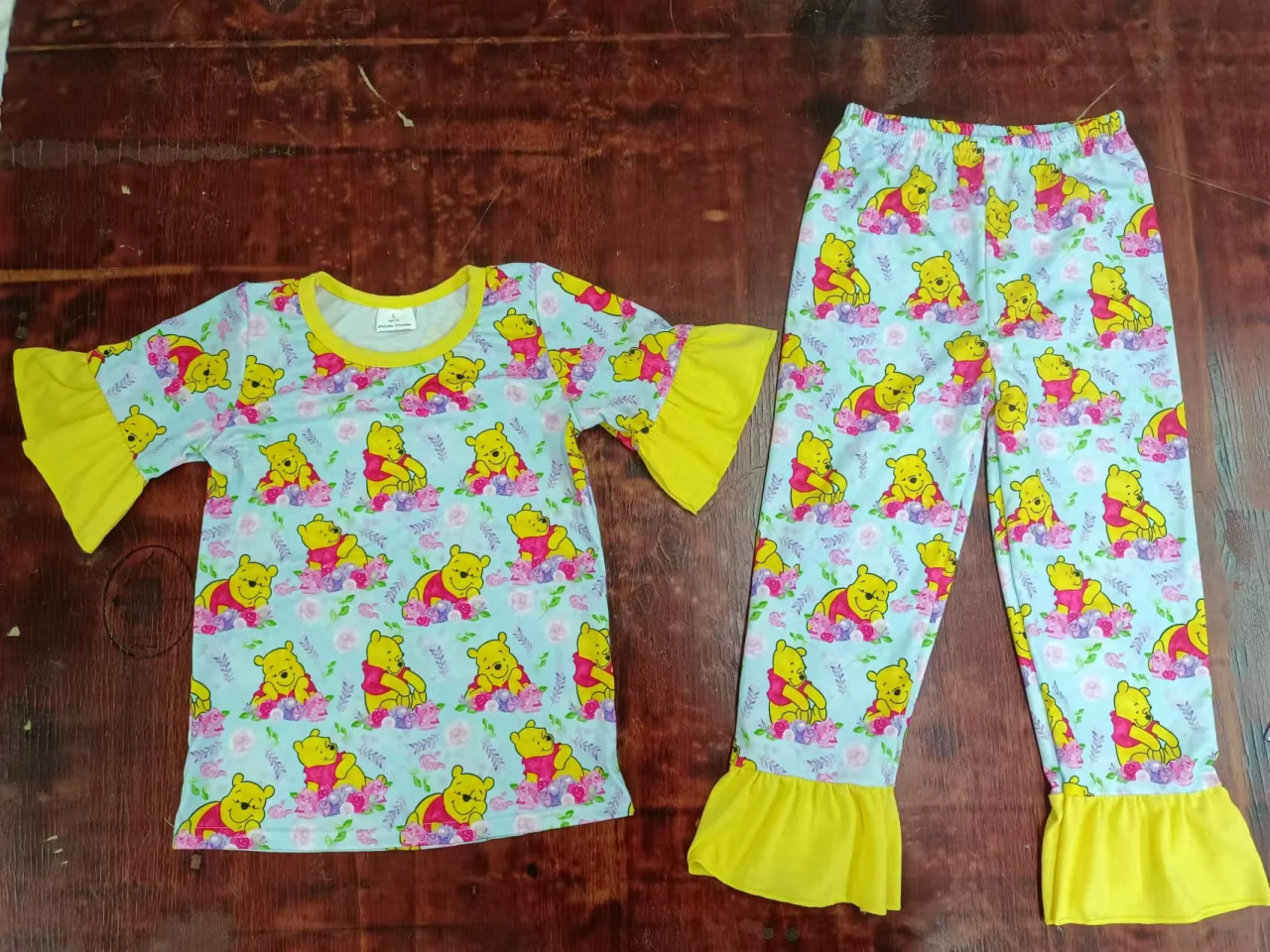 Deadline October 18 custom no moq eta 6-8weeks Yellow Honey Bear pattern light blue short-sleeved trousers suit