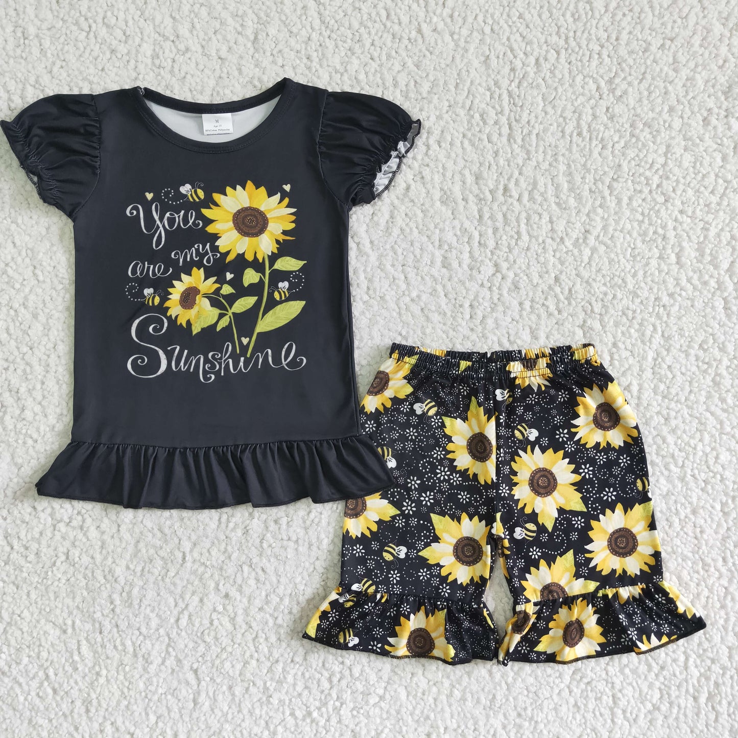 sunflowers top with shorts outfits