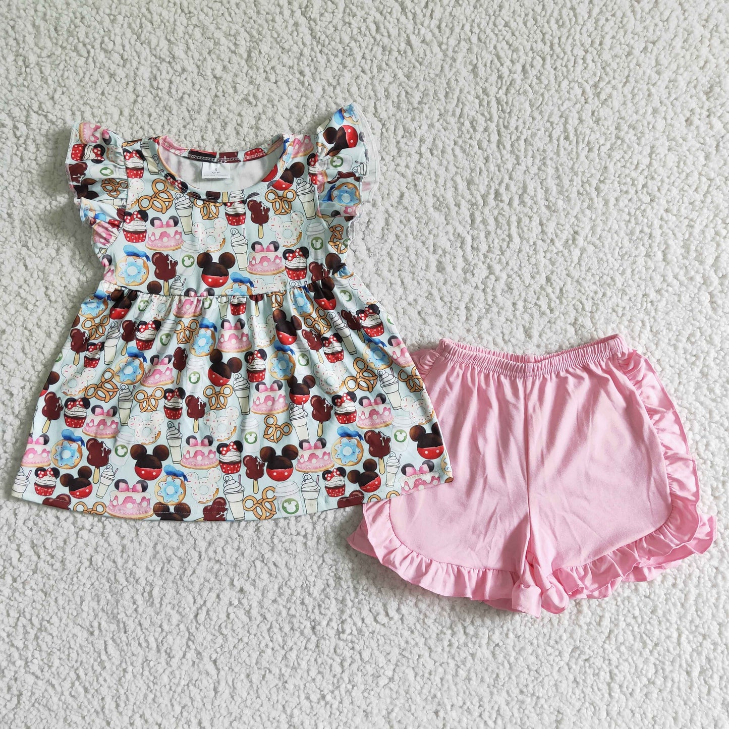 pink shorts and tunic outfits