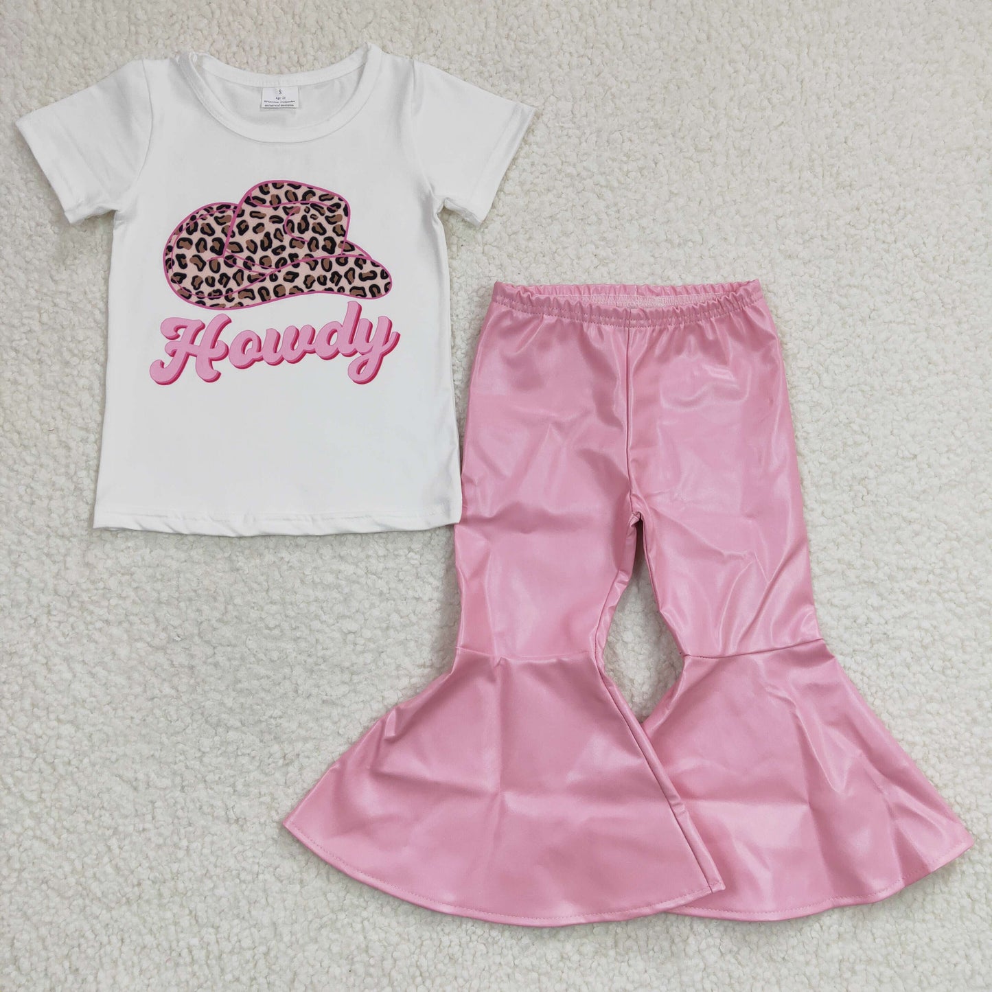 girl howdy leopard print hat white short-sleeved top with pink leather pants
