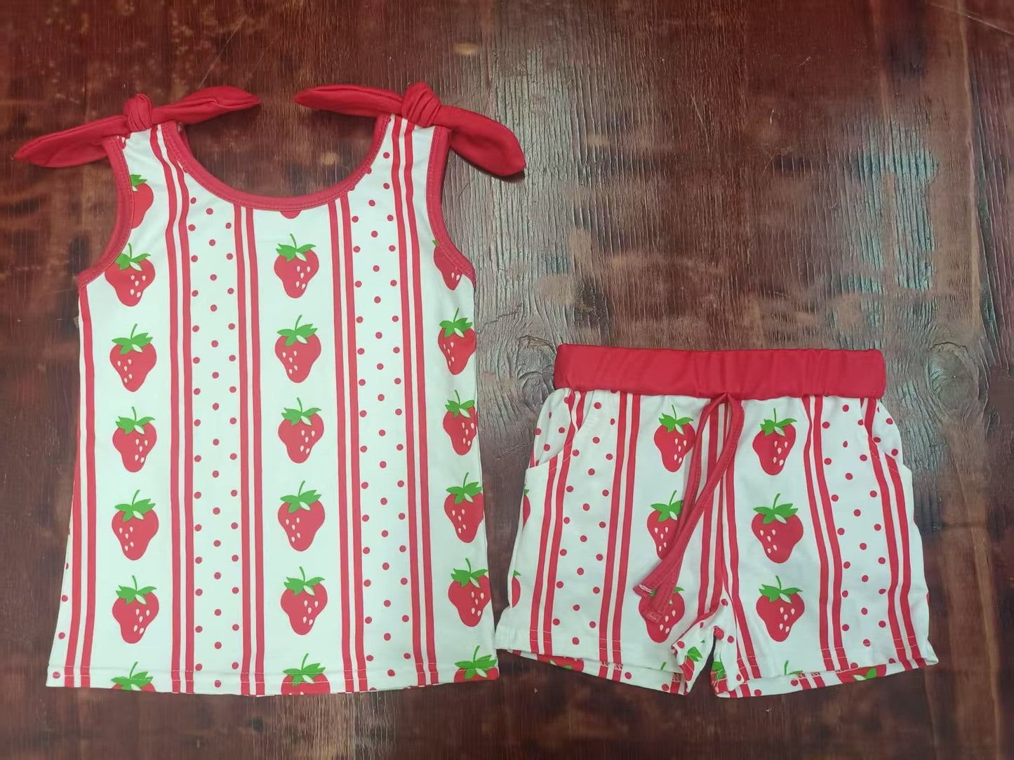 Custom moq 3 eta 6-7weeks baby girls clothes strawberry red sleeveless shorts sets