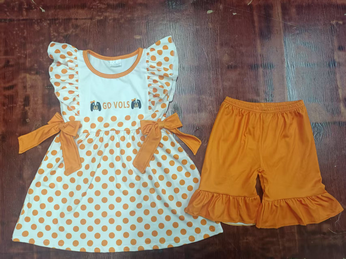 Custom moq 3 eta 6-7weeks baby girls clothes team orange flying sleeve shorts sets