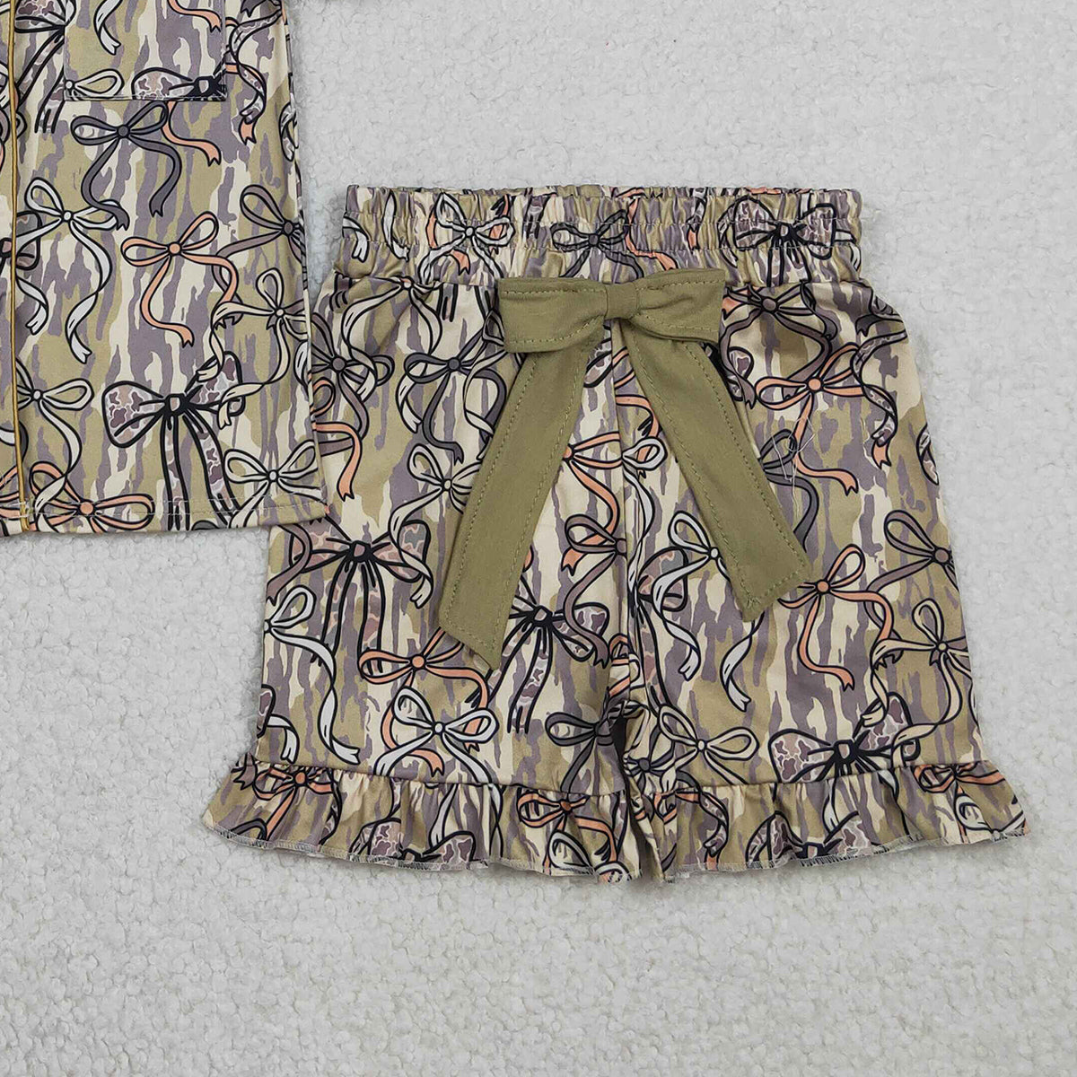 RTS NO MOQ GSSO3126 Baby Girls Southern Olive Camo Pajamas Set with Bows Button Pocket Top And Ruffle Shorts