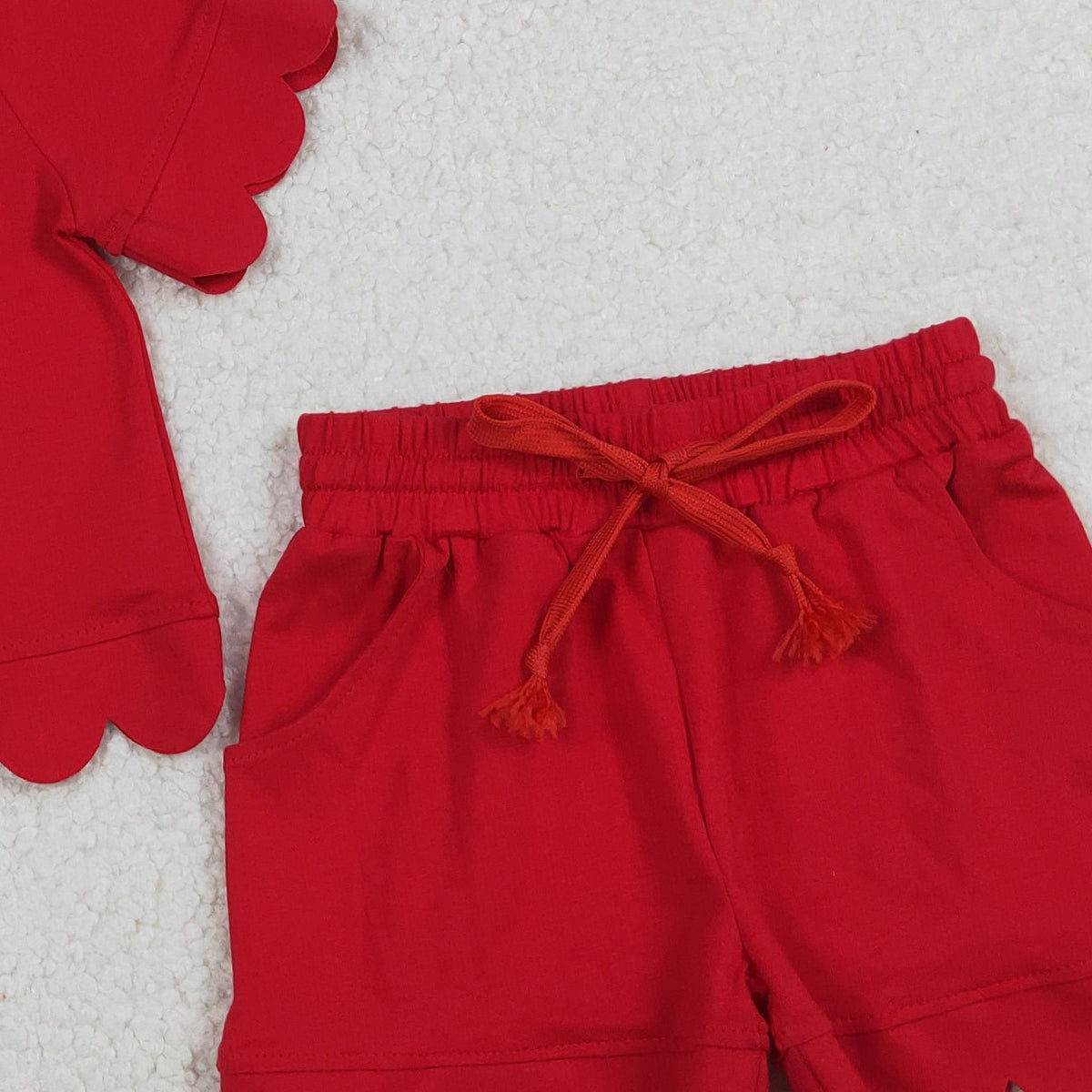 RTS NO MOQ GSSO3177 Baby Girls Red Scallop Top And Shorts Set Short Sleeve Clothing Outfit for Little Girls