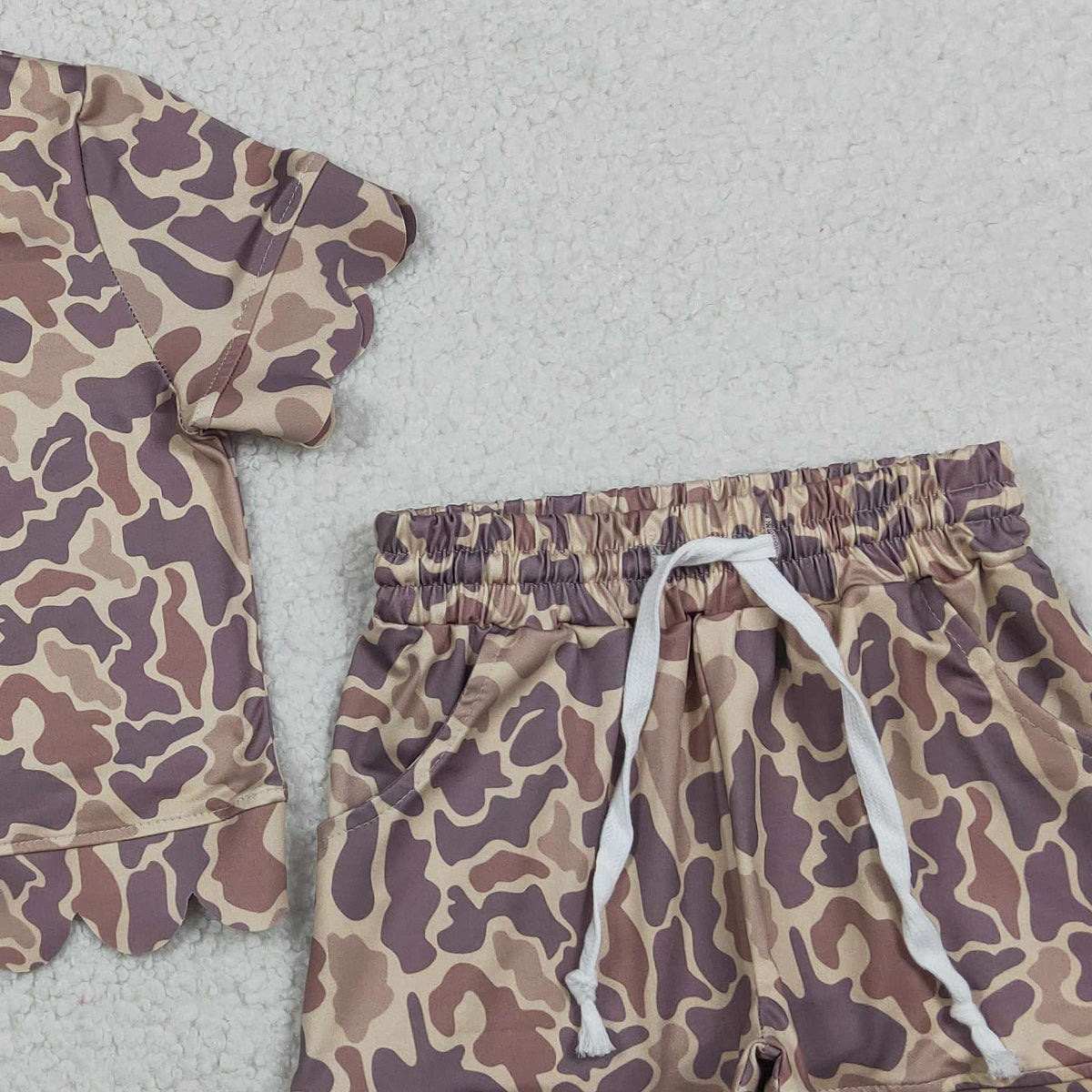 RTS NO MOQ GSSO3227 Baby Girls Camo Shirt with Scallop Trim Short Sleeve Top And Shorts Set Cute Outfit for Little Ones