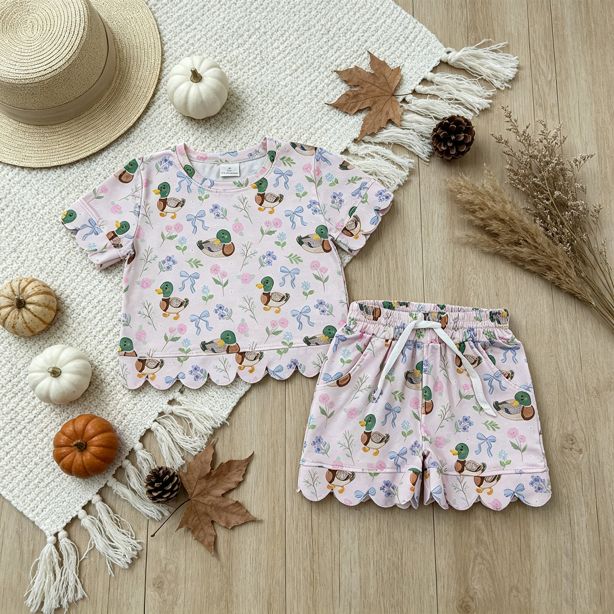 NEW RTS NO MOQ milk silk GSSO3737  Baby Girls Duck Flower Bow Top Scallop Trim Shorts Outfit