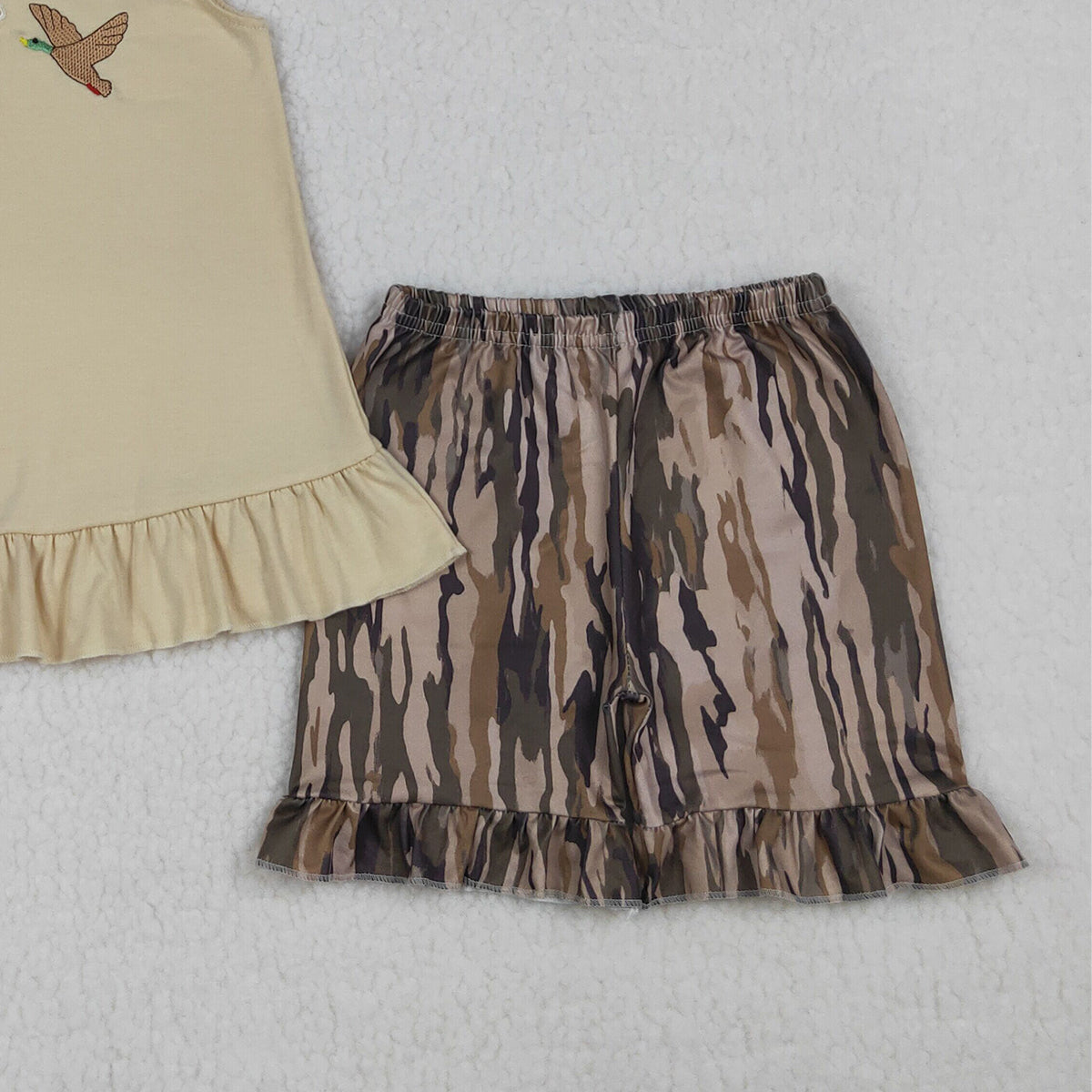 RTS NO MOQ GSSO3335 Baby Girls Hunting Embroidery Tunic And Olive Camo Shorts Set with Dog Ducks Deer