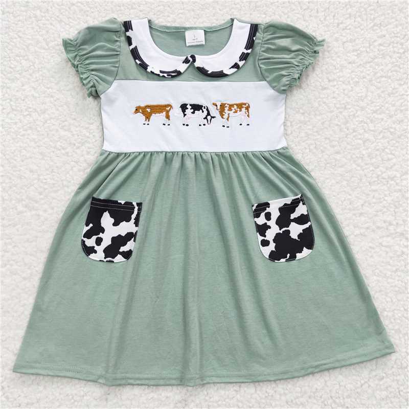 RTS	 Embroidered Cow Green Short Sleeve Cow Pattern Shorts