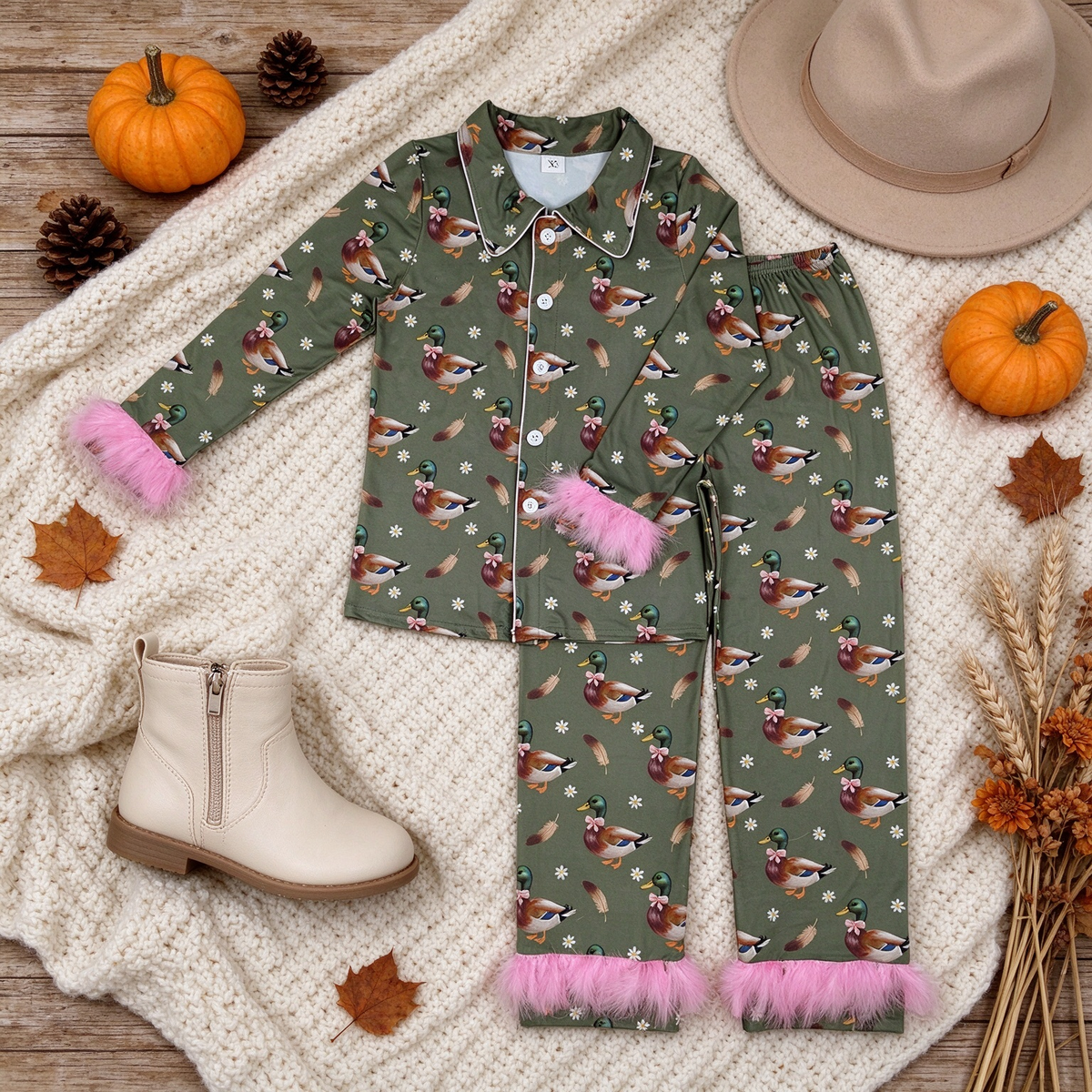 NEW RTS NO MOQ milk silk GLP3628 Adult Women Ducks Flowers Button Top Pant Fur Sleeves Pajamas Set Fall Outfit