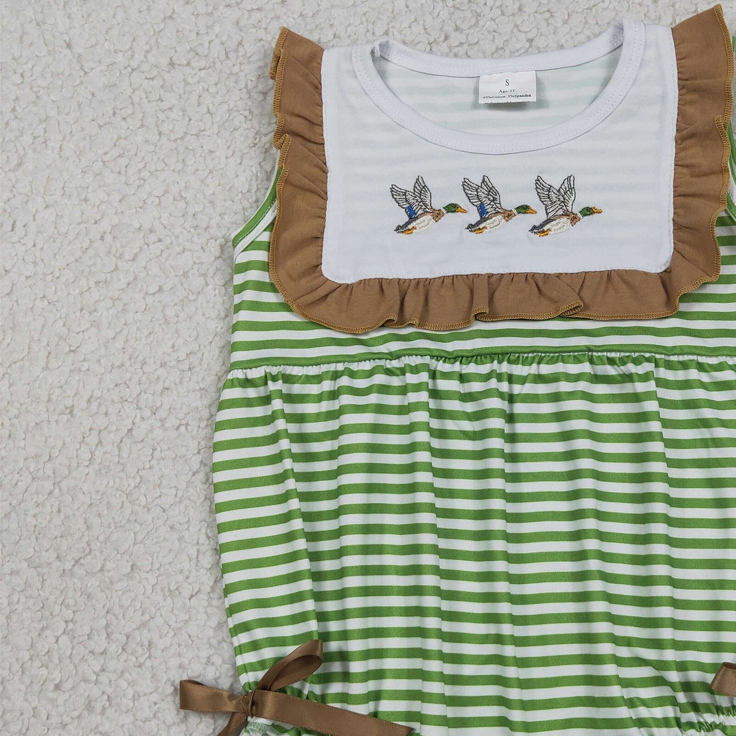 RTS NO MOQ milk silk SR4084 Embroidery Ducks Baby Girls Sleeveless Green Stripe Ruffle Rompers