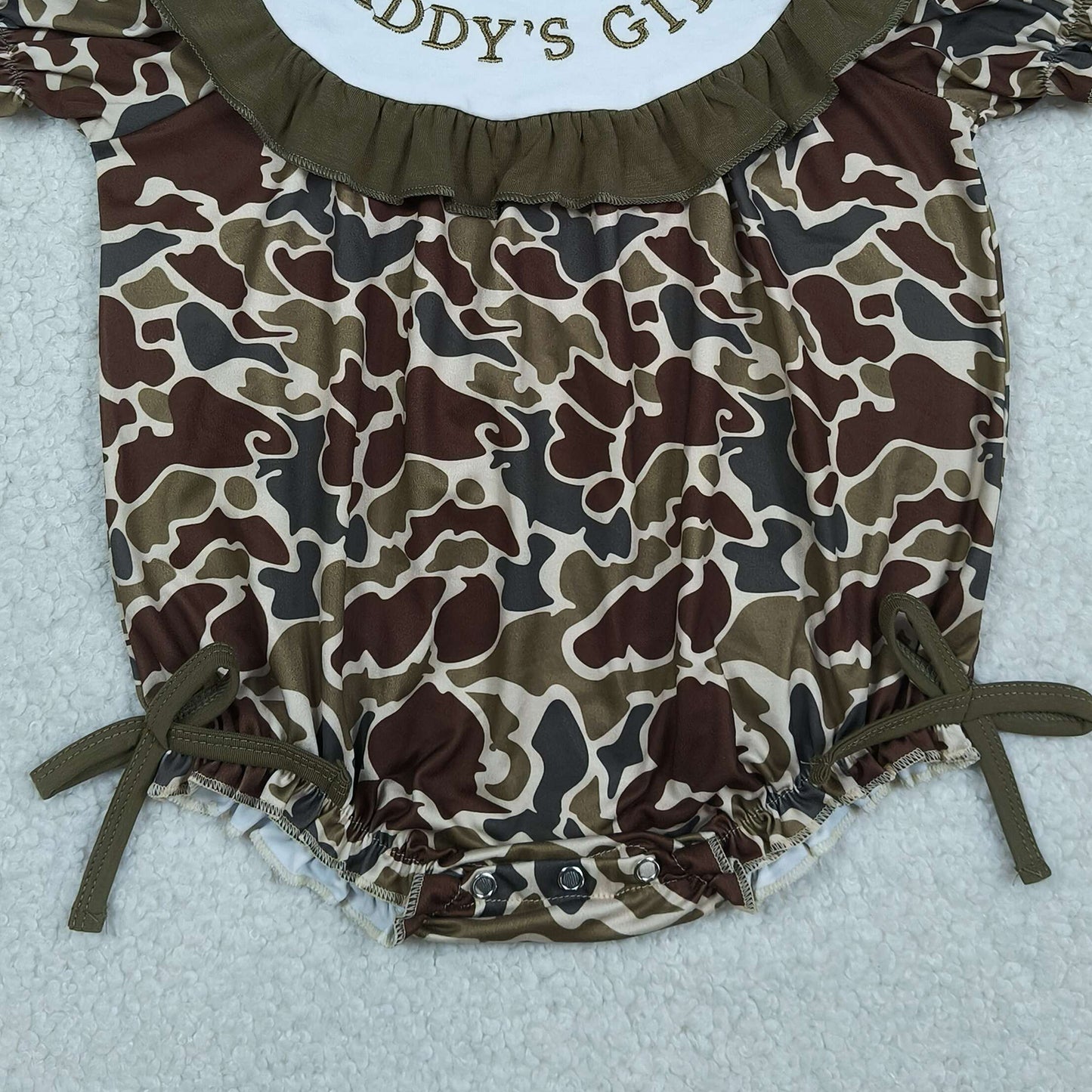 RTS NO MOQ SR3919 Baby Girls Dark Khaki Camo Daddys Girl Embroidery Ruffle Rompers