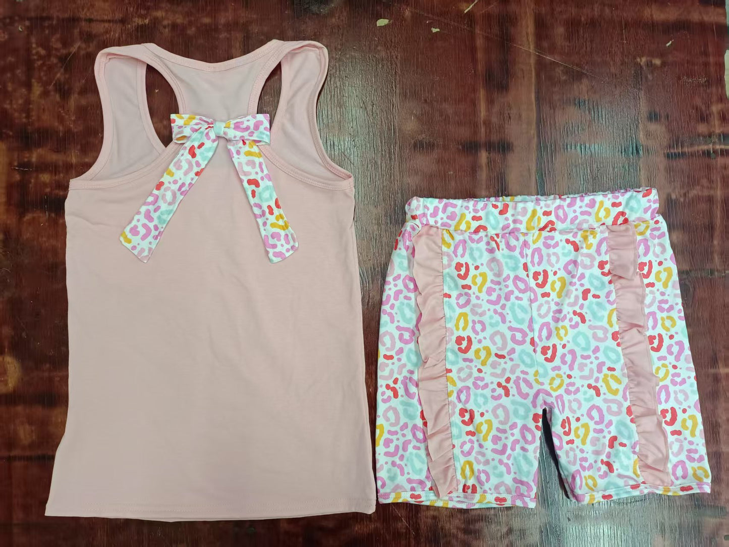 Custom moq 3 eta 6-7weeks baby girls clothes leopard sleeveless shorts sets