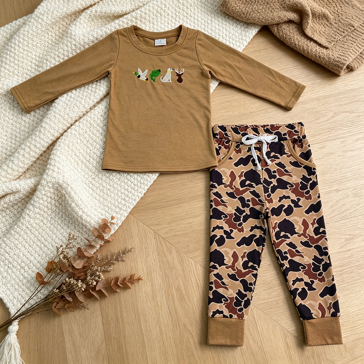 NEW RTS NO MOQ milk silk BLP1493 Embroidery Toddler Boys Dogs Ducks Deer Top Pant Outfit