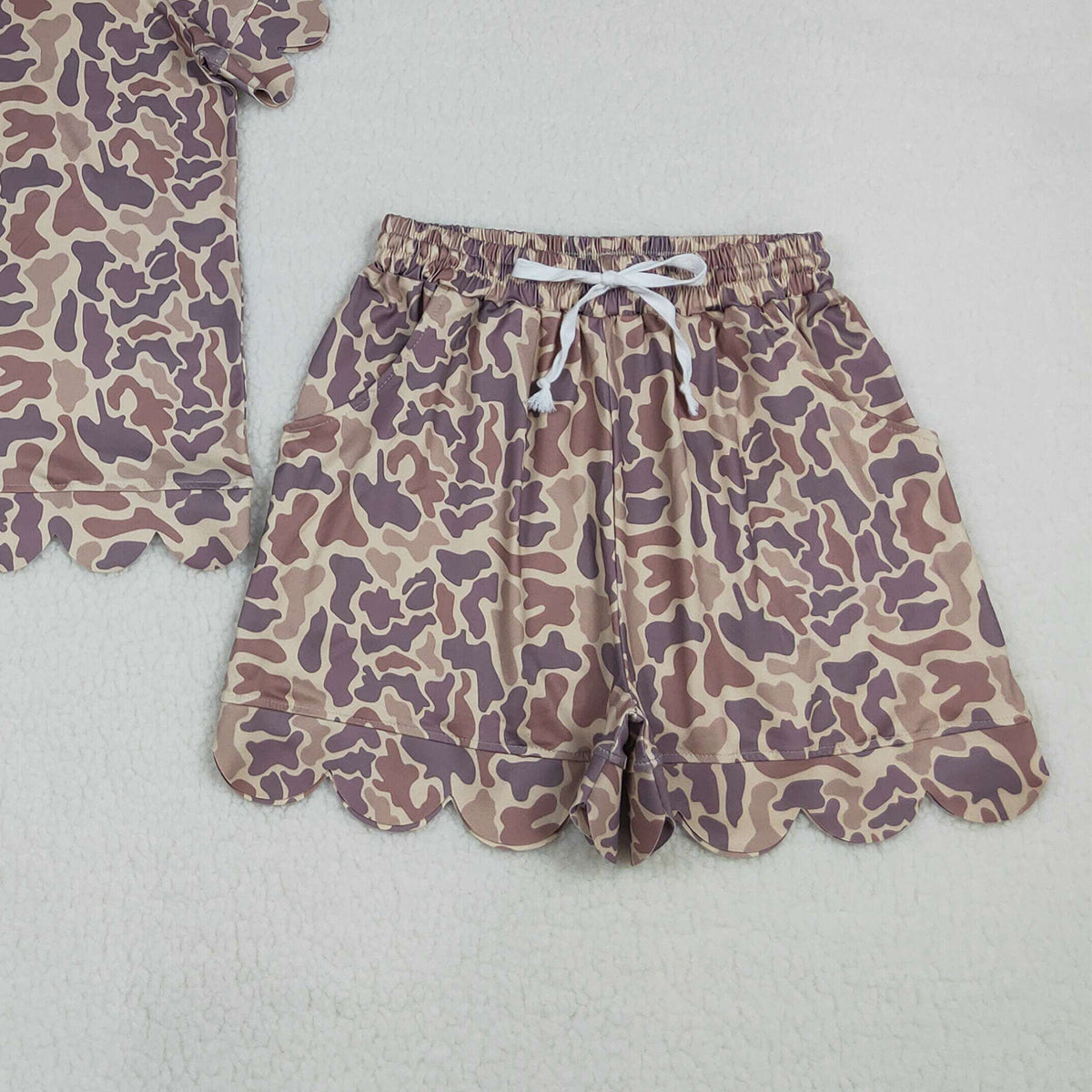 RTS NO MOQ GSSO3233 Adult Women's Khaki Camouflage Top with Short Scallop Clothes Set