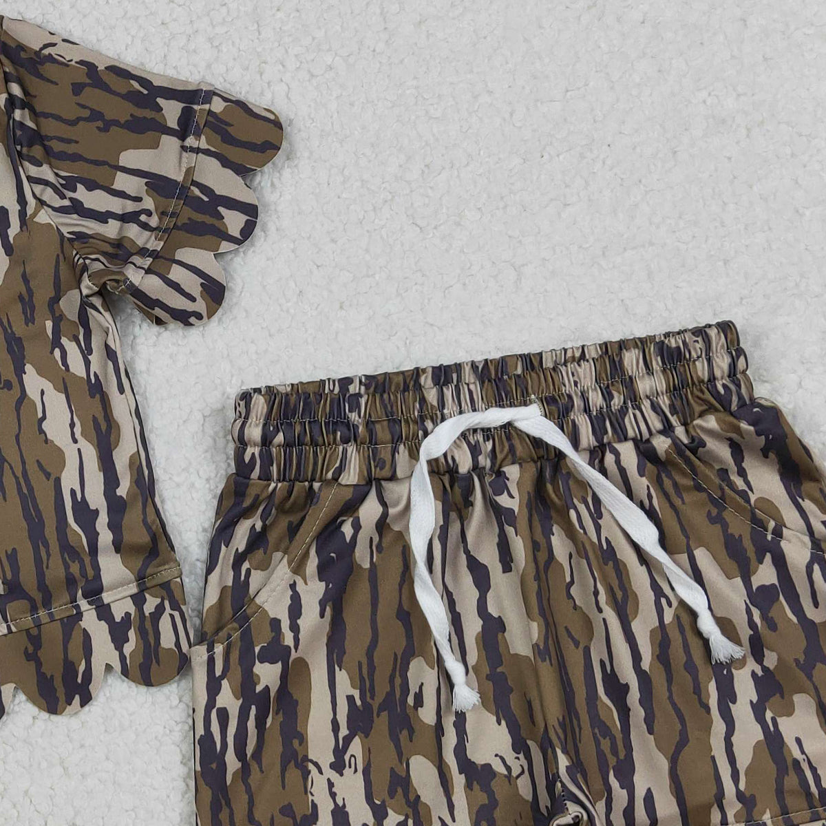 RTS NO MOQ GSSO3225 Baby Girls Olive Camo Top And Shorts Set Scallop Outfit for Little Girls Baby Clothing Set