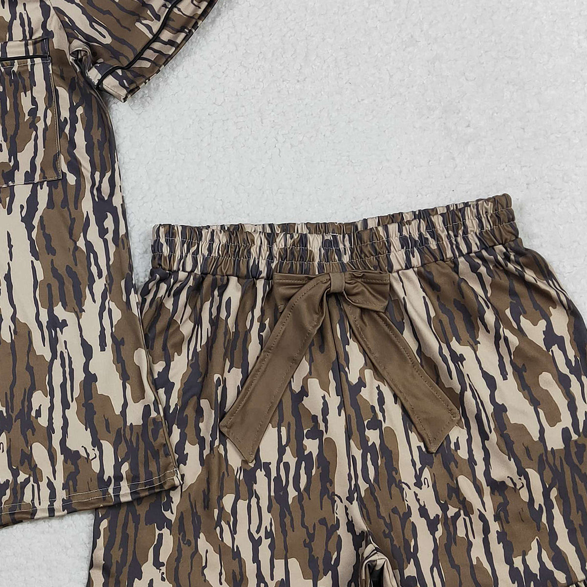 RTS NO MOQ GSSO3136 Adult Women's Southern Olive Camo Pajamas Set with Button Pocket Top And Ruffle Shorts Sleepwear