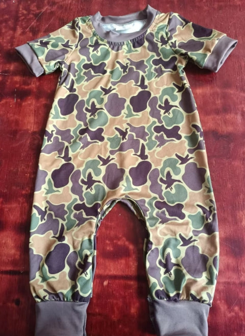 Custom moq 3 eta 6-7weeks Beige camouflage short-sleeved long romper