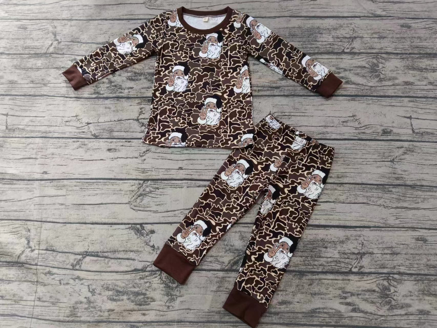 Custom moq 3 eta 6-7weeks Tan Victory Sign Santa Long Sleeve Suit