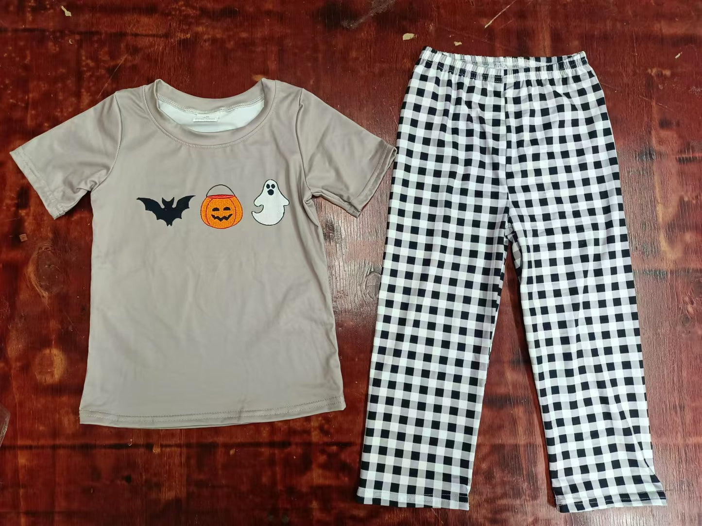 Custom moq 3 eta 6-7weeks Bat-Pumpkin-Ghost Brown Short Sleeve Top-Black and White Plaid Pants Set