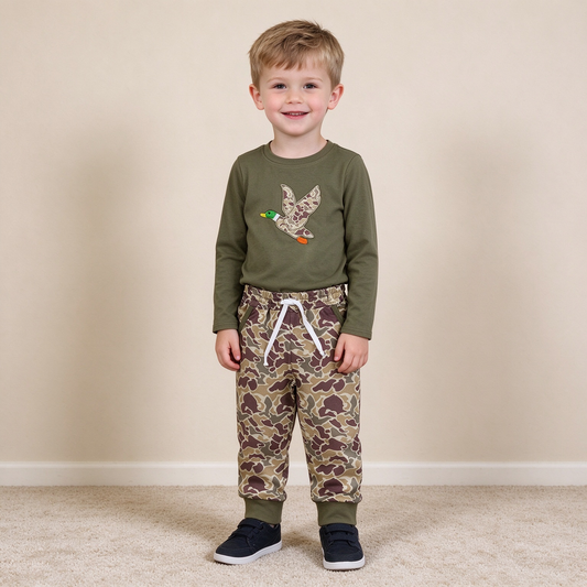 NEW RTS NO MOQ milk silk BLP1494 Embroidery Baby Boys Olive Green Long Sleeve Duck Embroidery Top Camo Hunting Jogger Pants Set