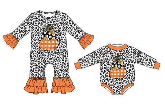 25.5.7 custom each style moq 5eta 4-6week Sibling Sisters pumpkin baby girl long sleeve romper 1 and romper 2 match family design