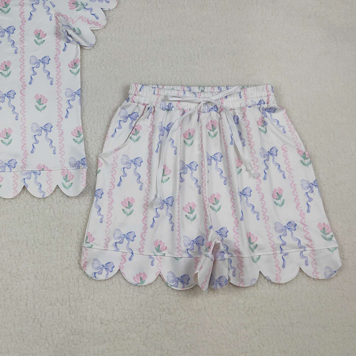 RTS NO MOQ GSSO3405 Adult Women's Bows Flowers Stripe Top with Short Scallop Clothes Set
